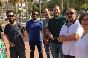 A la izquierda, María Jesús Amate (IU) y Jorge León (Podemos), antes de ratificarse la confluencia de izquierdas para las andaluzas.