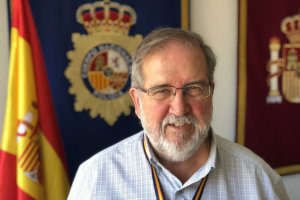 El inspector jefe Antonio Martín en la Comisaría Provincial de Almería.