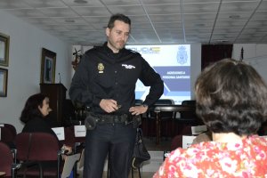 Charla celebrada tiempo atrás para que los enfermeros sepan reaccionar ante una reacción.