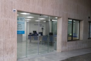 Fachada de la oficina de la empresa Aguas de El Ejido ubicada en la Plaza Mayor del municipio ejidense.