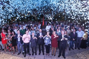 Foto de familia tras la presentación del dossier de la candidatura almeriense.