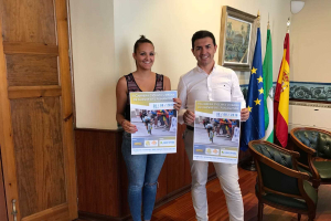 Miriam Quintana y Rodrígo López en el ayuntamiento de Cuevas.