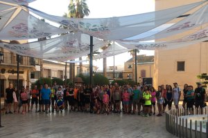 Participantes en la ruta por Huércal la Vieja antes de la salida.