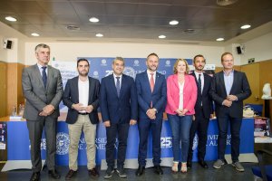 Unicaja, Ayuntamiento, UAL, Diputación y Fundación Descubre presentaron el acto.
