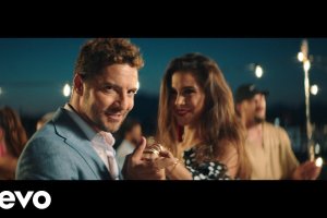 David Bisbal y Greeicy, en una imagen del videoclip.