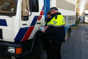 Controles  de la Policía Local de Adra en una campaña de Tráfico