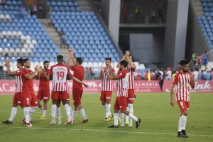 El Almería quiere seguir de fiesta ganando en Córdoba.