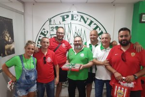 El fútbol hace amigos.