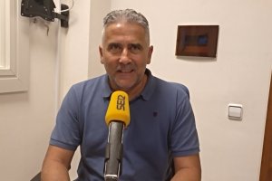 Pepe Morales comentando el partido en la Cadena SER.