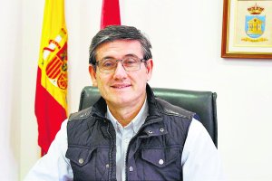 Manuel Cortés, alcalde de Adra.