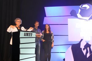 Kiti Mánver tras recoger su premio ASFAAN.