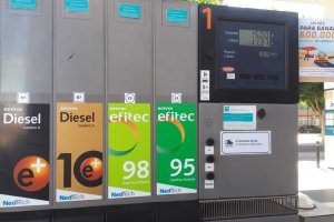 Las nuevas etiquetas ya están en algunas gasolineras.