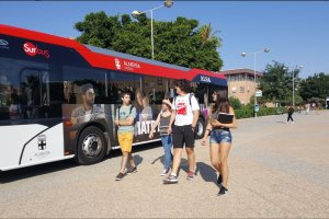 Presentación de los autobuses en la Universidad de Almería