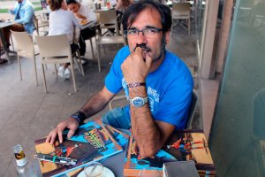Rafael Amat Martínez  ha escrito el argumento y la elaborado los dibujos del cómic ‘Regreso al Oeste’.