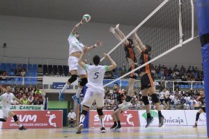 Una jugada del partido.