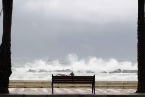 Se desaconseja aproximarse al mar por el fuerte oleaje