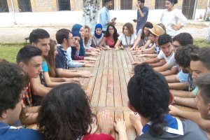 Jóvenes marroquíes y almerienses comparten el mismo espacio en el proyecto de Almería Acoge.