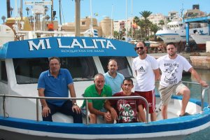 La tripulación de Mi Lalita en Roquetas de Mar