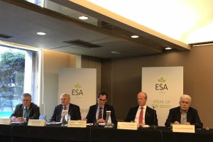 congreso de la esa , al que asistieron más de 1.000 personas de casi medio millar de empresas.