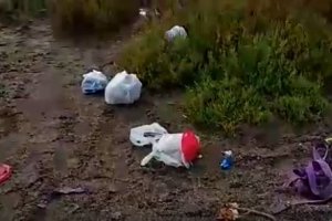 Punta Entinas, lleno de basura.