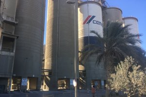 La fábrica gadorense abrió sus puertas en 1976 como Cementos Alba.