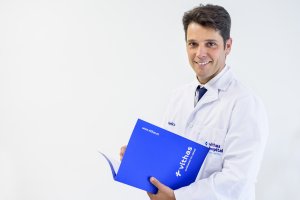 Dr. Alejandro Cárdenas Martos, Instituto Dental Vithas.