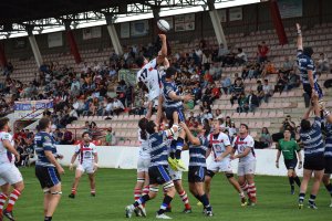 Una jugada del partido.