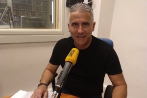 Pepe Morales comentando el partido en la Cadena SER.