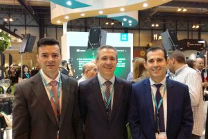 Eduardo Baamonde, presidente, junto a Francisco González, director general, y Jesús Vargas, subdirector general.