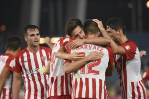 Los jugadores del Almería celebrando un gol ante Las Palmas.