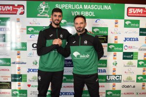 Fran Iribarne y el míster Manolo Berenguel.