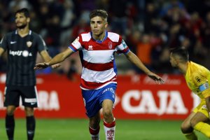 Pozo celebra el 1-0.