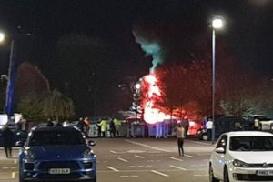 Momento de la explosión en el aparcamiento.