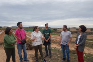 Candidatos de Adelante Andalucía con miembros de la plataforma.