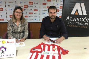 Acto de la firma del convenio de colaboración.