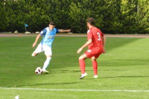 Javilillo en un lance de juego en el duelo ante el San Fernando.