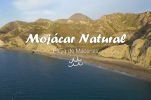 Imagen del vídeo ‘Mojácar Natural’ donde muestra las bellas calas de la localidad.