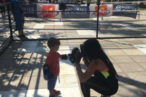 Aprendiendo boxeo en la Rambla de Almería.