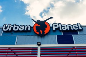 Fachada del mayor dentro de ocio familiar indoor de España en Sagunto.