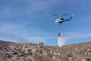 Intervención del Infoca en un incendio en el municipio de Sorbas.