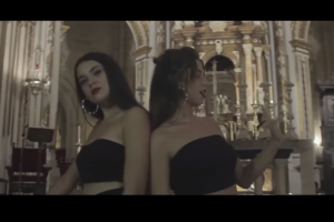 Una de las escenas grabadas en la Catedral de Almería