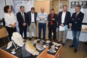 El alcalde de Pulpí, Juan Pedro García, en la inauguración de la exposición.