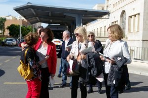 Fernández Moya durante su visita a la Bola Azul ayer.