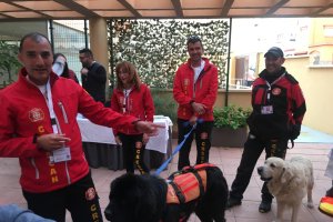 Efectivos del Grupo de Rescate y Salvamento Canino (Grescan) en las jornadas.
