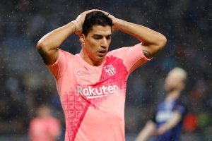 Suárez se desespera tras fallar una ocasión.