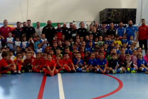 La foto de familia en el pabellón de Dalías.