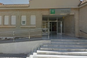 Entrada del Centro de Salud Roquetas Norte.