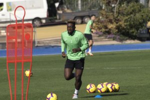 Yan Eteki en el entrenamiento de este miércoles.