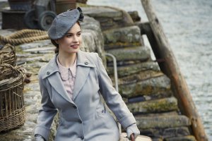 Fotograma de ‘La Sociedad Literaria y el Pastel de Piel de Patata de Guernsey’.