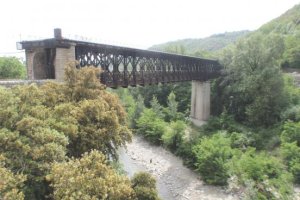 Puente sobre el río Tec en el que combatió ‘El Chato’.